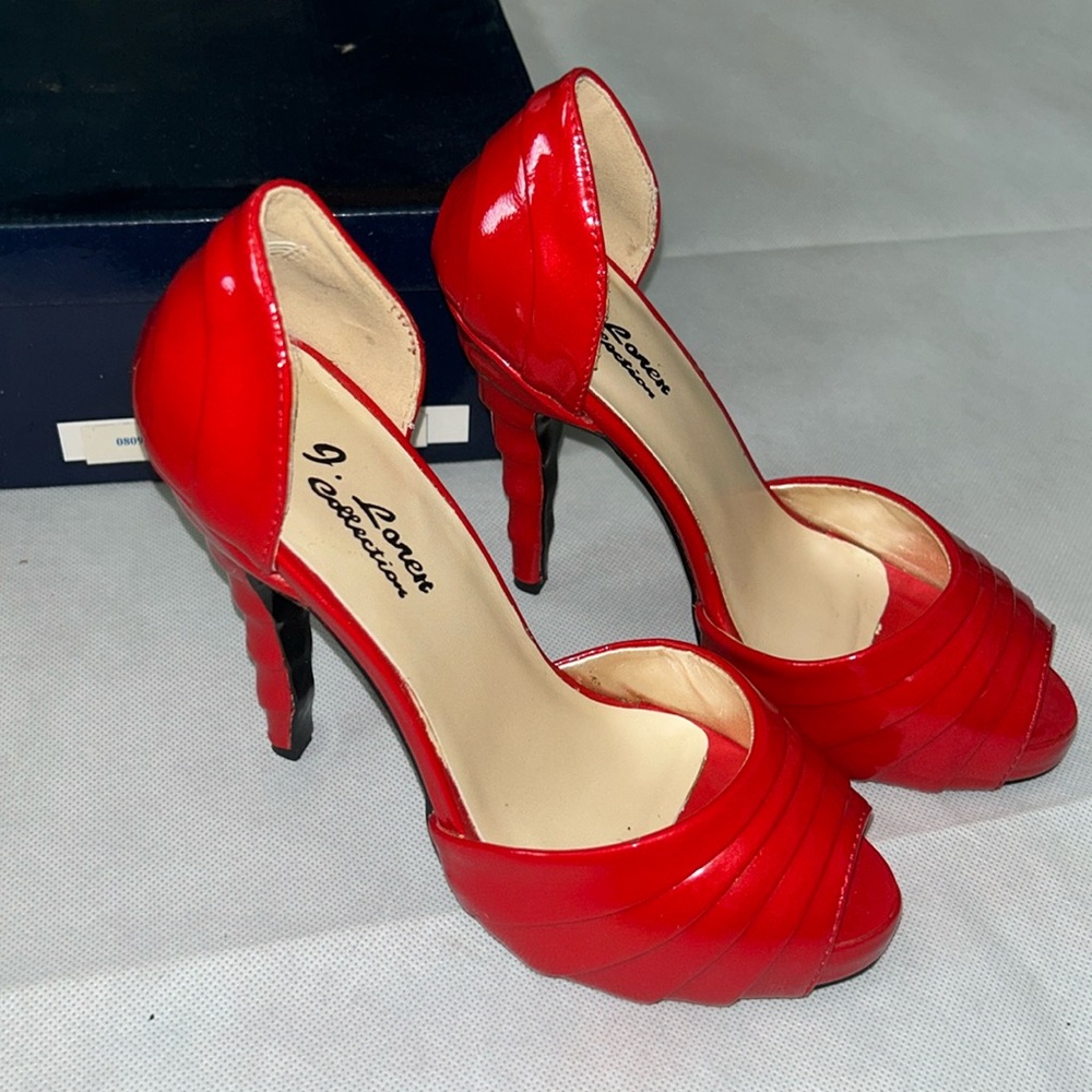 J Loren Collection red patent leather peep toe heels size 5 1/2